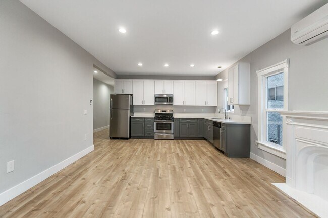 Building Photo - 415 N Coronado St