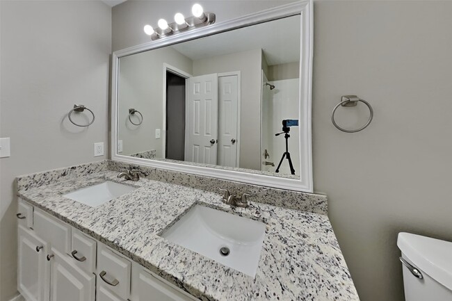 Building Photo - 22923 Rainbow Bend Ln