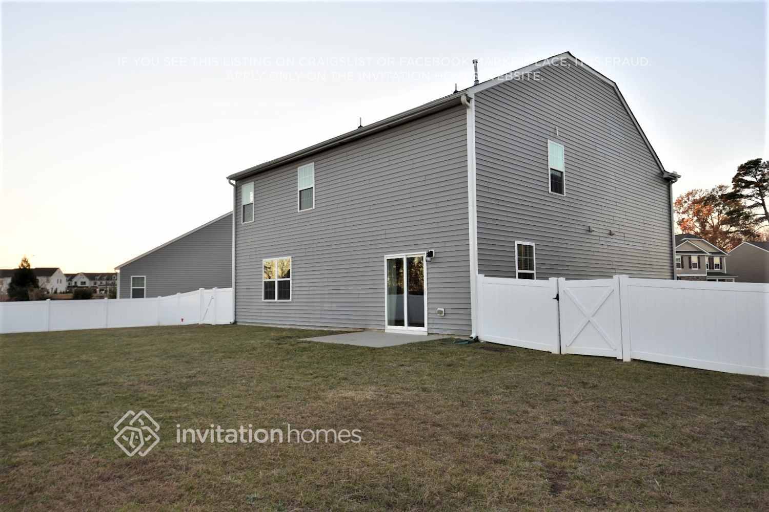 Building Photo - 237 S Great White Way