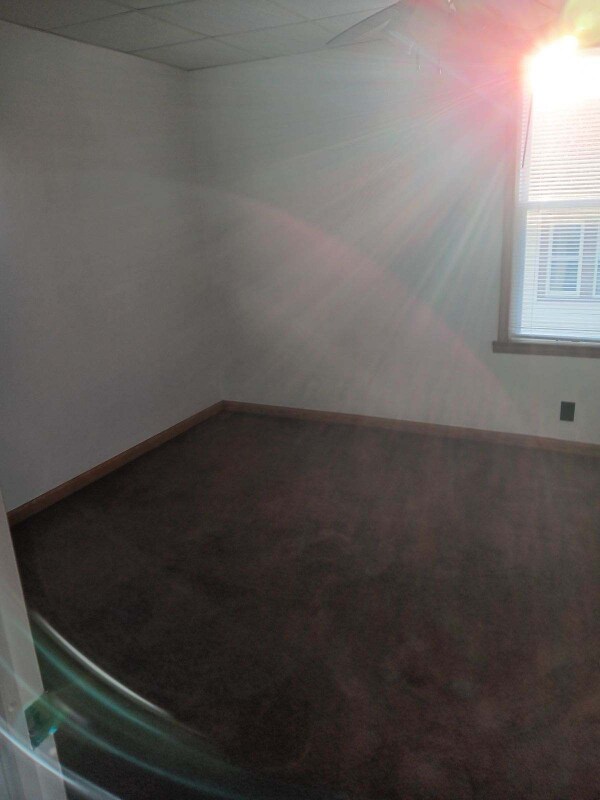 Building Photo - 529 Warwood Ave