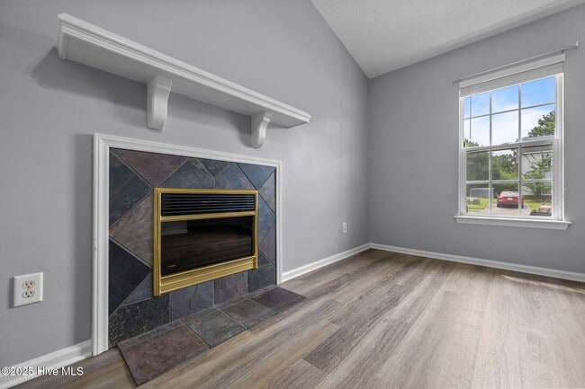 Building Photo - 1087 W Pueblo Dr