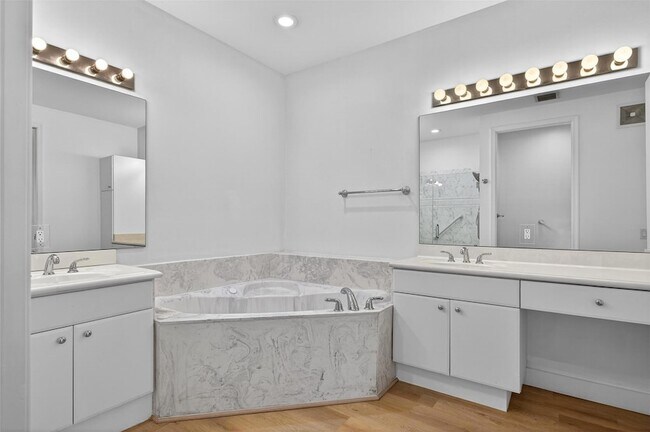 Building Photo - 2678 Center Ct Dr