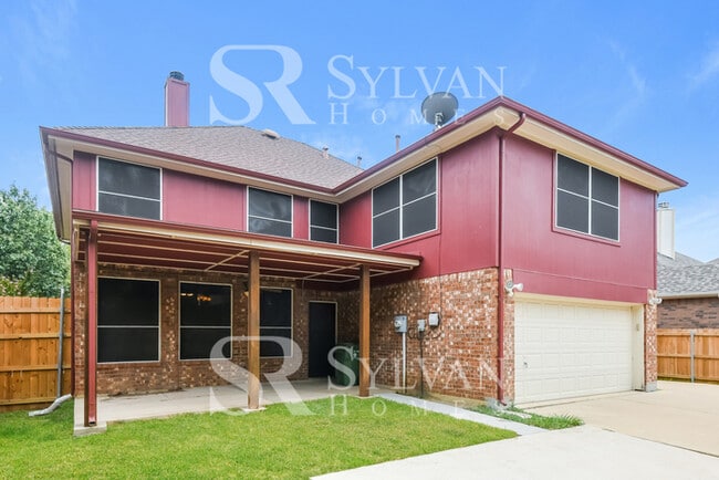 Building Photo - Spacious 4 bedroom 2.5 Bath Home for You