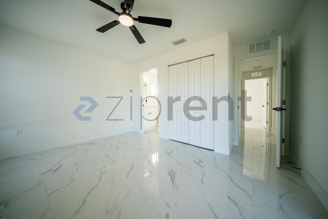 Building Photo - 4117 NE 16th Ave