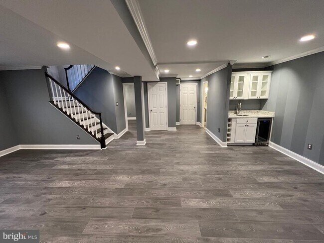 Building Photo - 5002 Dequincey Dr