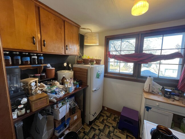 Building Photo - 1330 Selby Ave