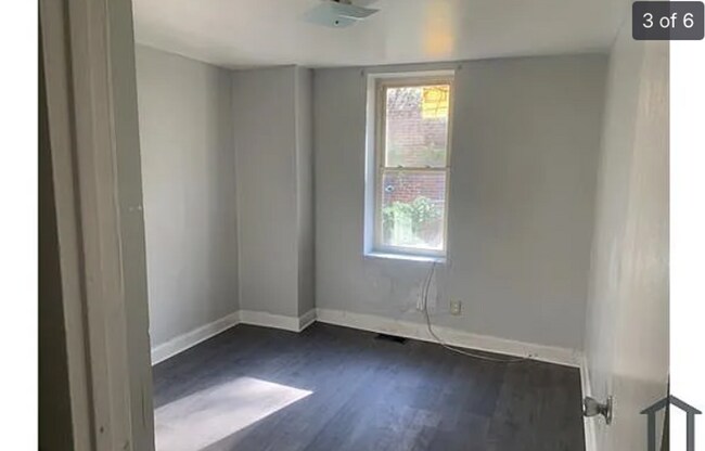 Building Photo - 1004 S 52nd St