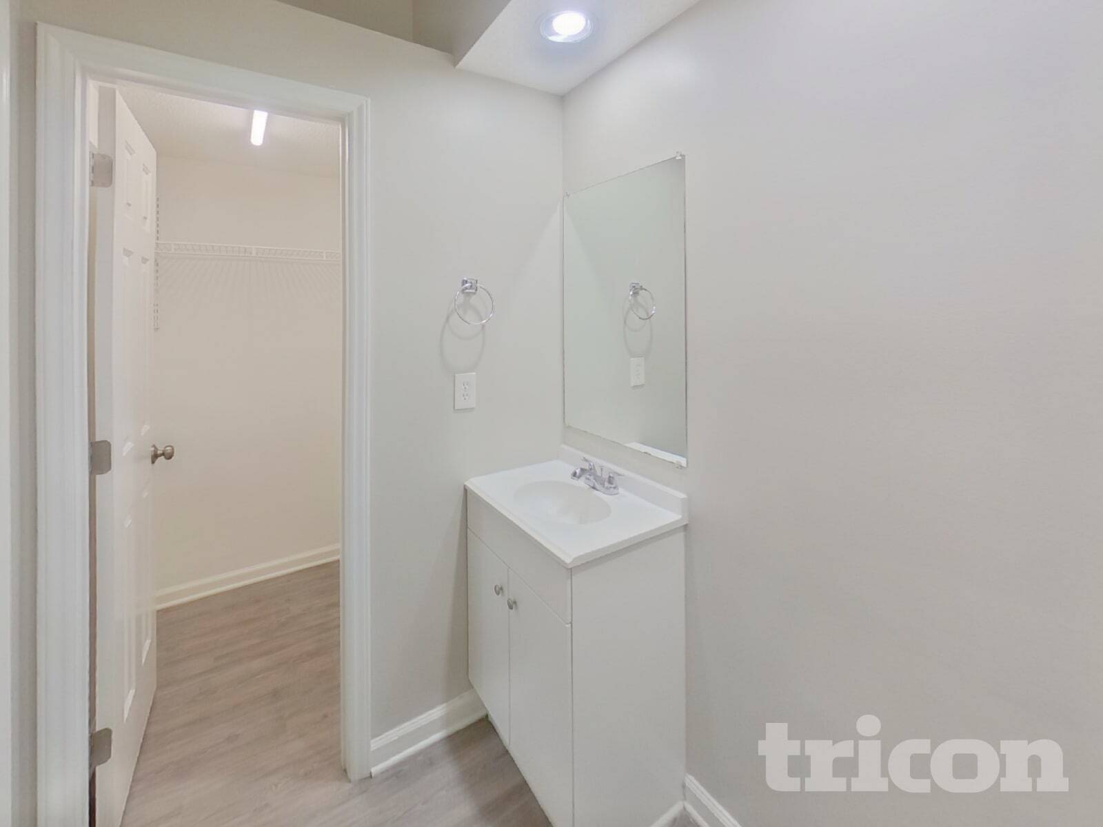 Building Photo - 3617 Rosedown Dr