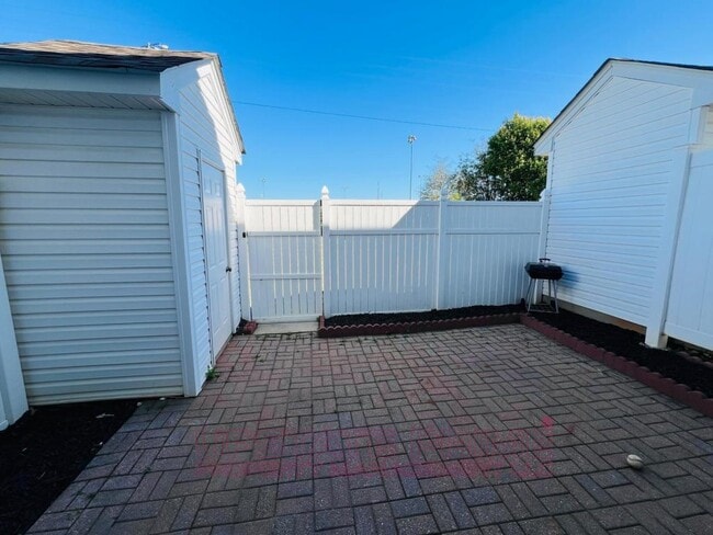 Building Photo - 44 Spring Crossing Cir