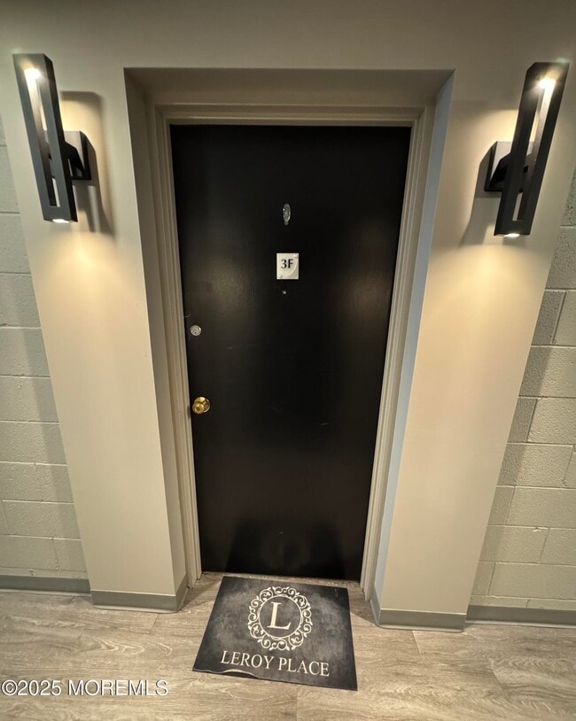 Building Photo - 21 Leroy Pl