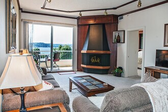 Building Photo - 301 N 1st St