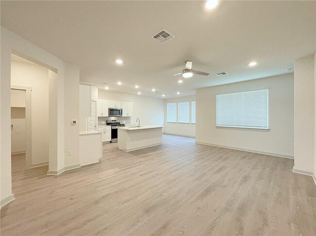 Building Photo - 10501 Defender Trl