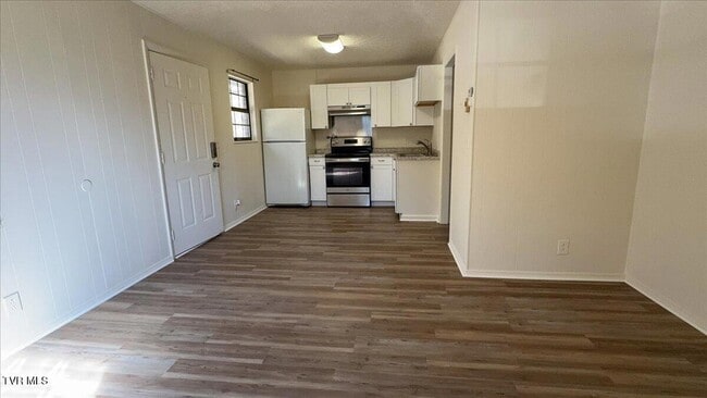 Building Photo - 241 Parker St