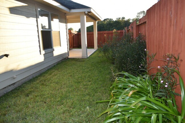 Building Photo - 3526 Lily Ranch Dr