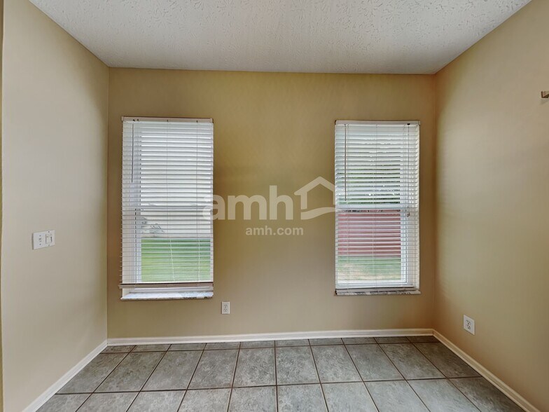 Building Photo - 1095 Mastell Dr