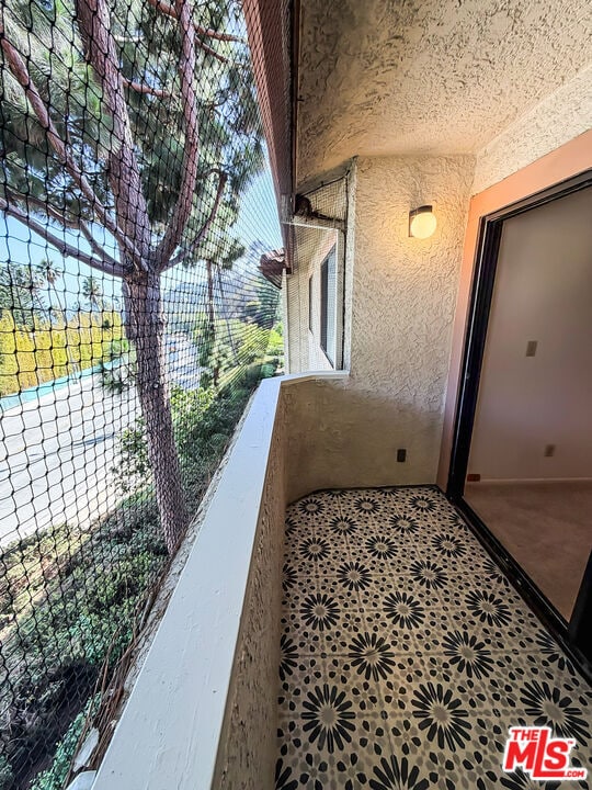 Building Photo - 501 Palisades Dr