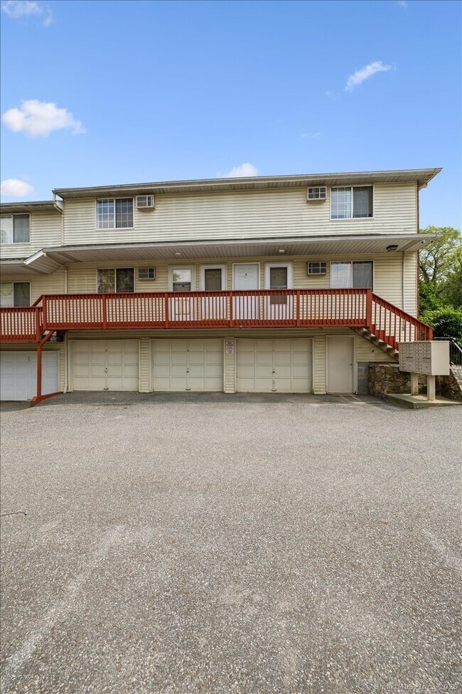 Primary Photo - 114 Bucks Hl Rd