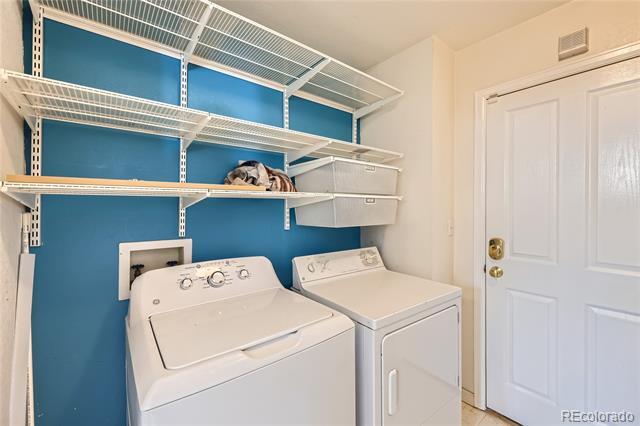 Building Photo - 1730 Lake Shore Pl