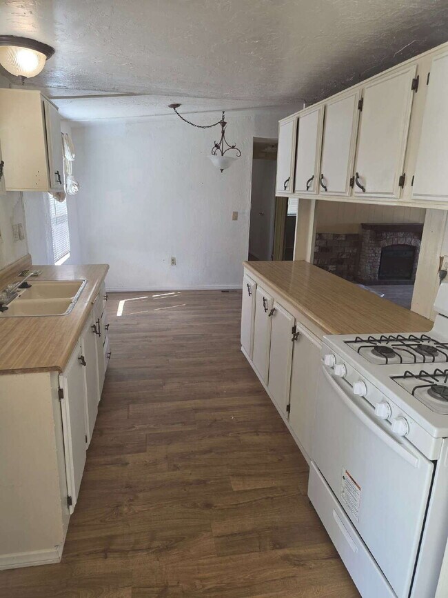 Building Photo - 9126 Milpas Dr
