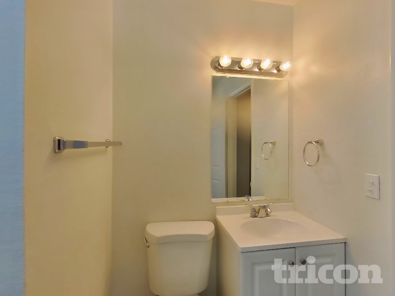 Building Photo - 1649 W Pueblo Ave