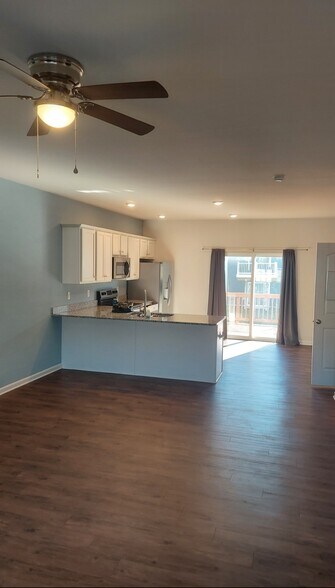 Building Photo - 218 Vespucci Ln