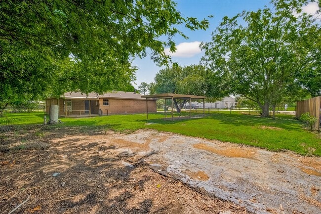Building Photo - 5800 E Rd