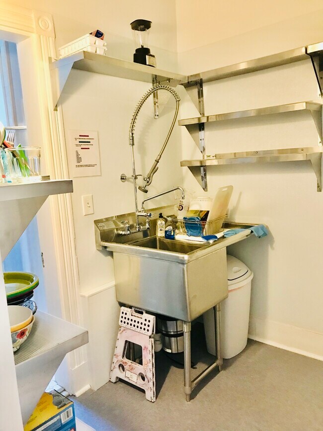 Kitchen 6 - 13 Buswell Street