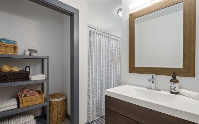 Building Photo - $1000 Rent Credit with 12 Month Lease! Spa...