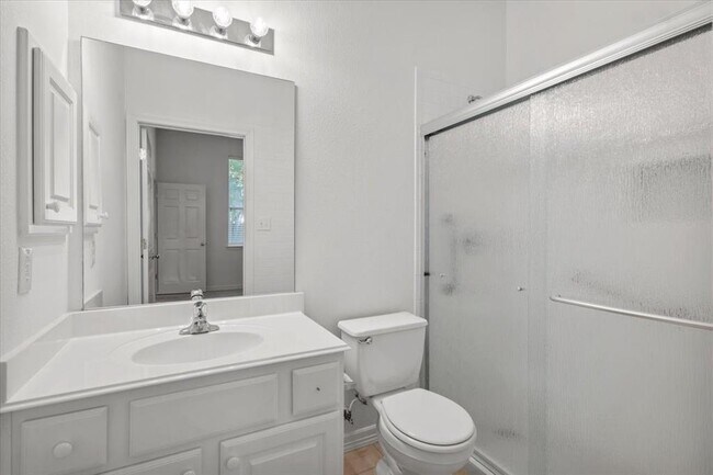 Building Photo - 2127 Clear Lake Pl