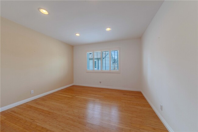 Building Photo - 23 Chicory Way