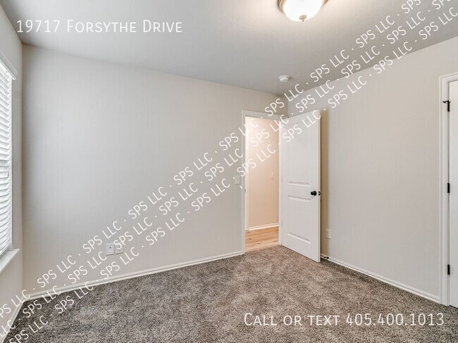 Building Photo - 19717 Forsythe Dr