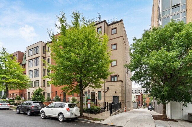 Building Photo - 1336 Belmont St NW