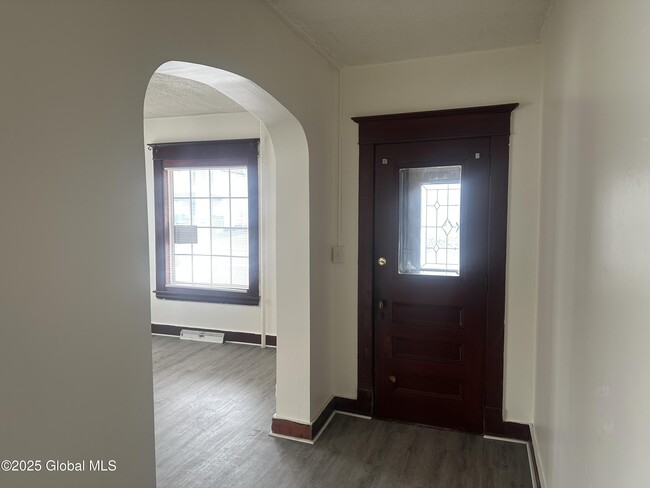 Building Photo - 1326 3rd Ave