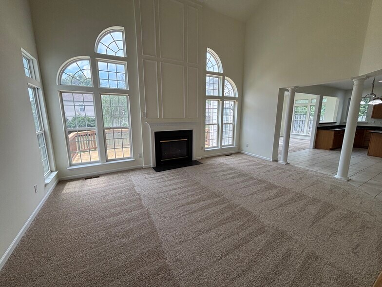 Building Photo - 15938 Wayland Dr