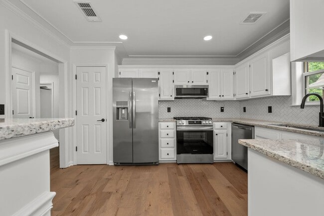 Building Photo - Black Fox Crossing Townhome