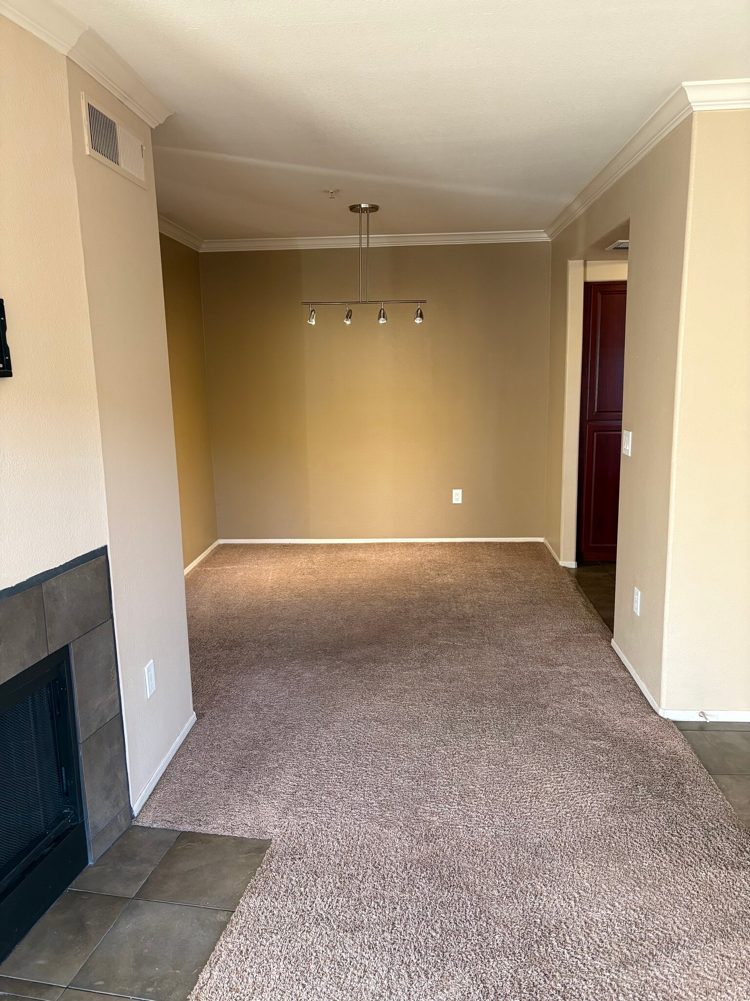 Building Photo - 7575 E Indian Bend Rd