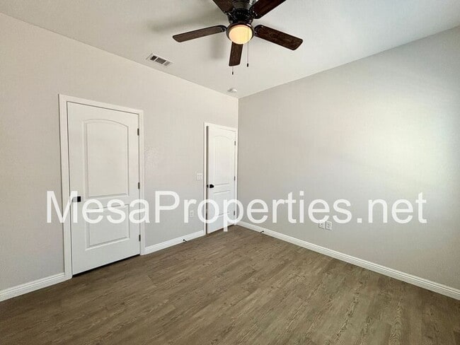 Building Photo - 13555 Sea Gull Dr