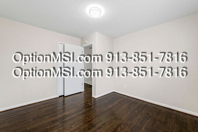 Building Photo - 1/2 month free if moved in by 1/25/26!! Move-in ready!!