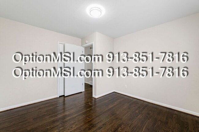 Building Photo - Move-in ready!!