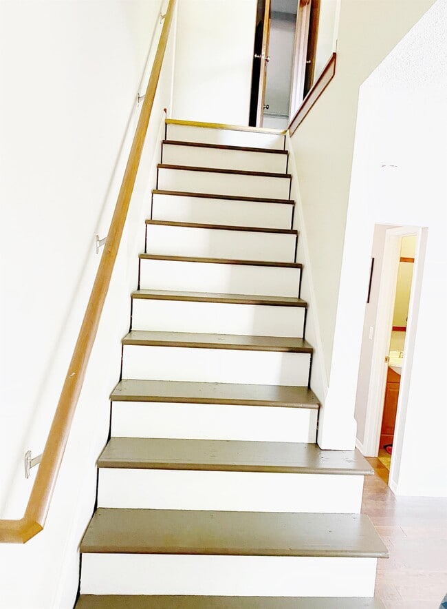 Building Photo - 1300 Landmark Trail S