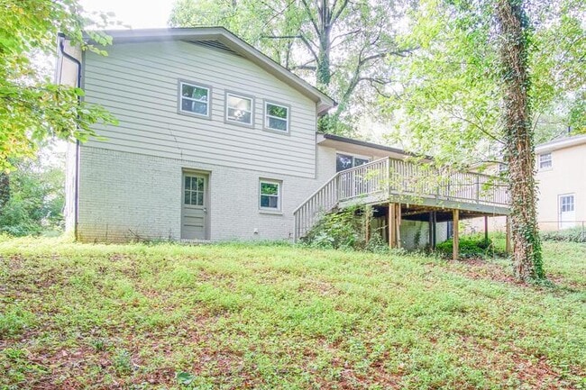 Building Photo - 3309 Poplar Dr