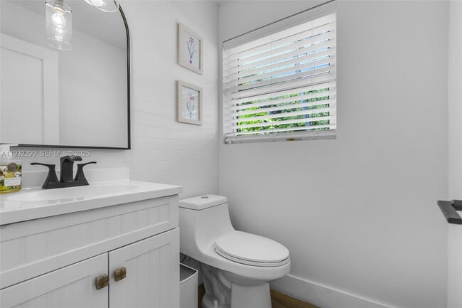 Building Photo - 653 Glenridge Rd