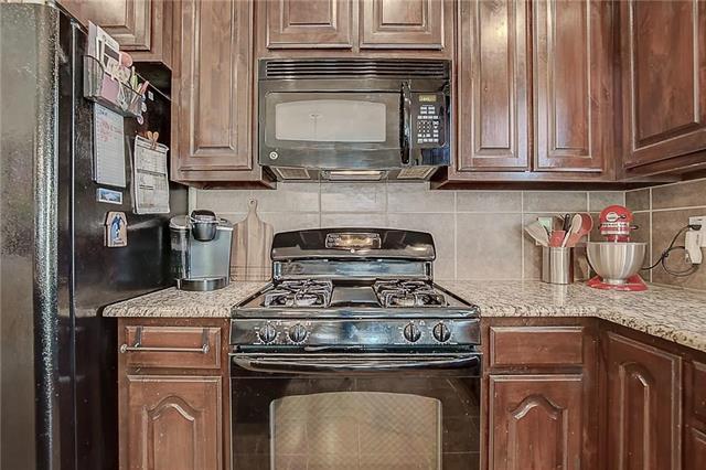 Building Photo - 5009 Holliday Dr