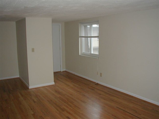 Building Photo - 350 E 12th Ave