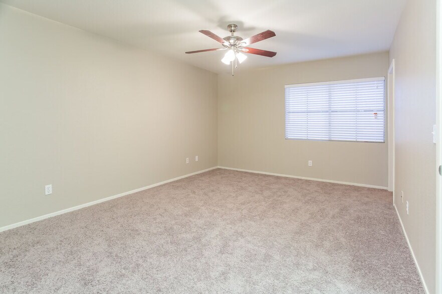 Building Photo - 3307 Epson St