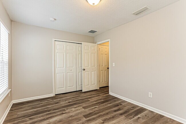 Building Photo - 720 Rembrandt Ave