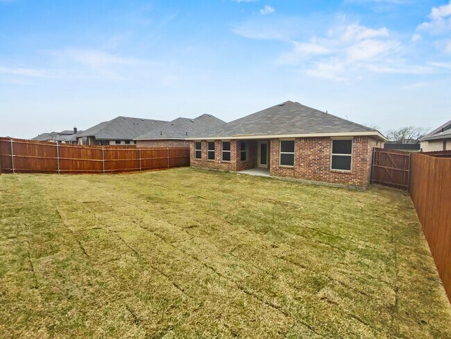 Building Photo - Stylish New Build with Luxury Finishes – M...