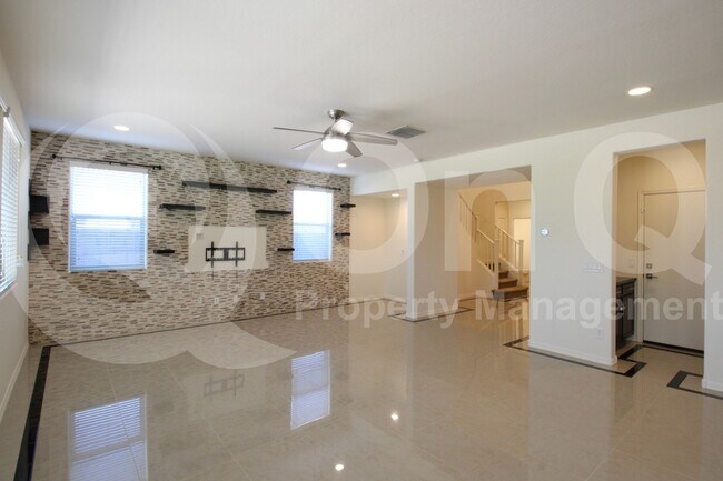 Building Photo - 10169 W Los Gatos Dr