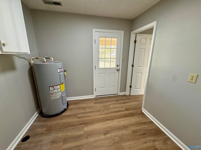 Building Photo - 17171 New Cut Rd