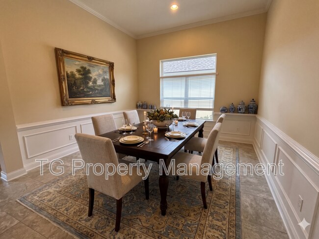 Building Photo - 157 Cloisterbane Dr